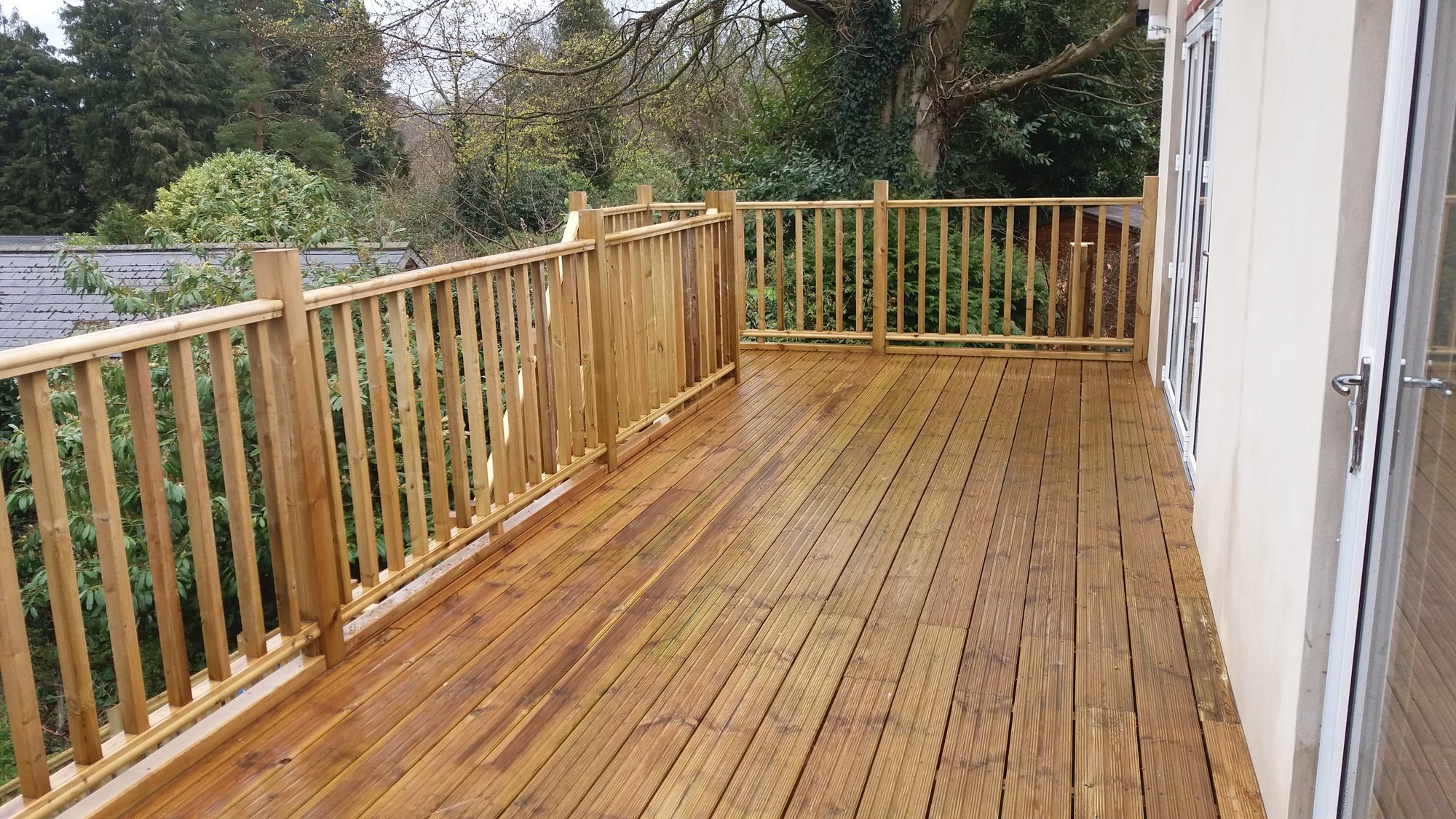 Raised timber decking with balustrade