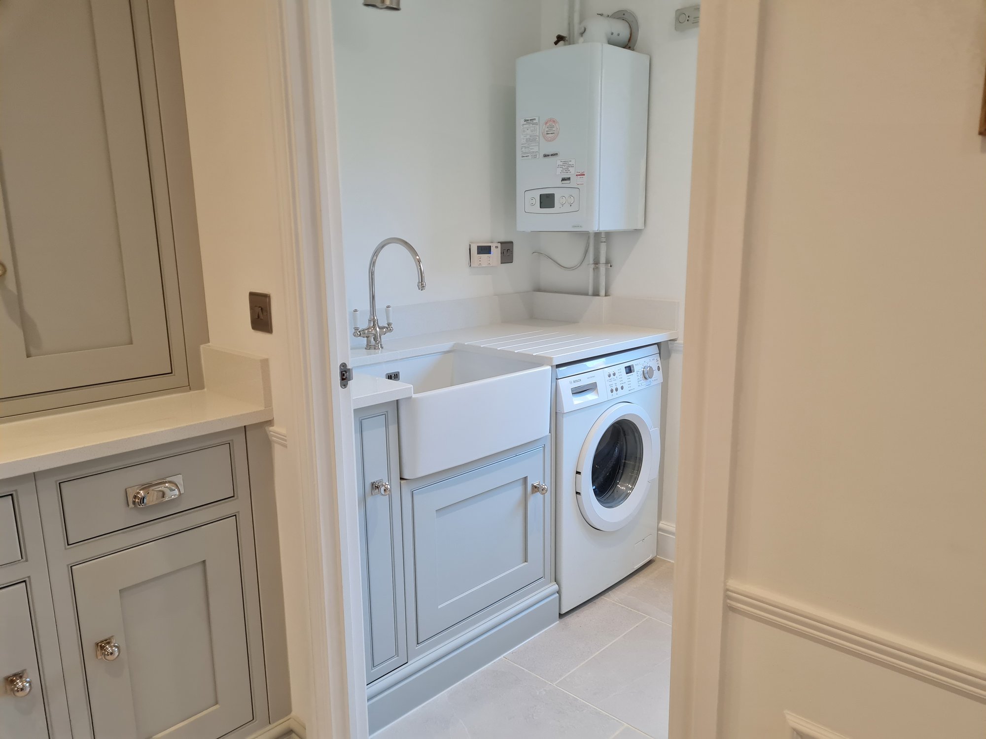 Fitted utility room with Belfast sink